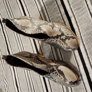 Weeboo Snakeskin ankle boots Sz 9